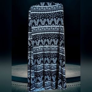 3/$25 Beautiful Maxi Shirt S/M